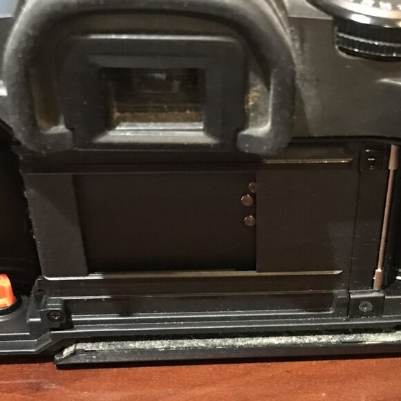 Canon EOS 5000 35mm SLR film camera - Picture 5 of 5